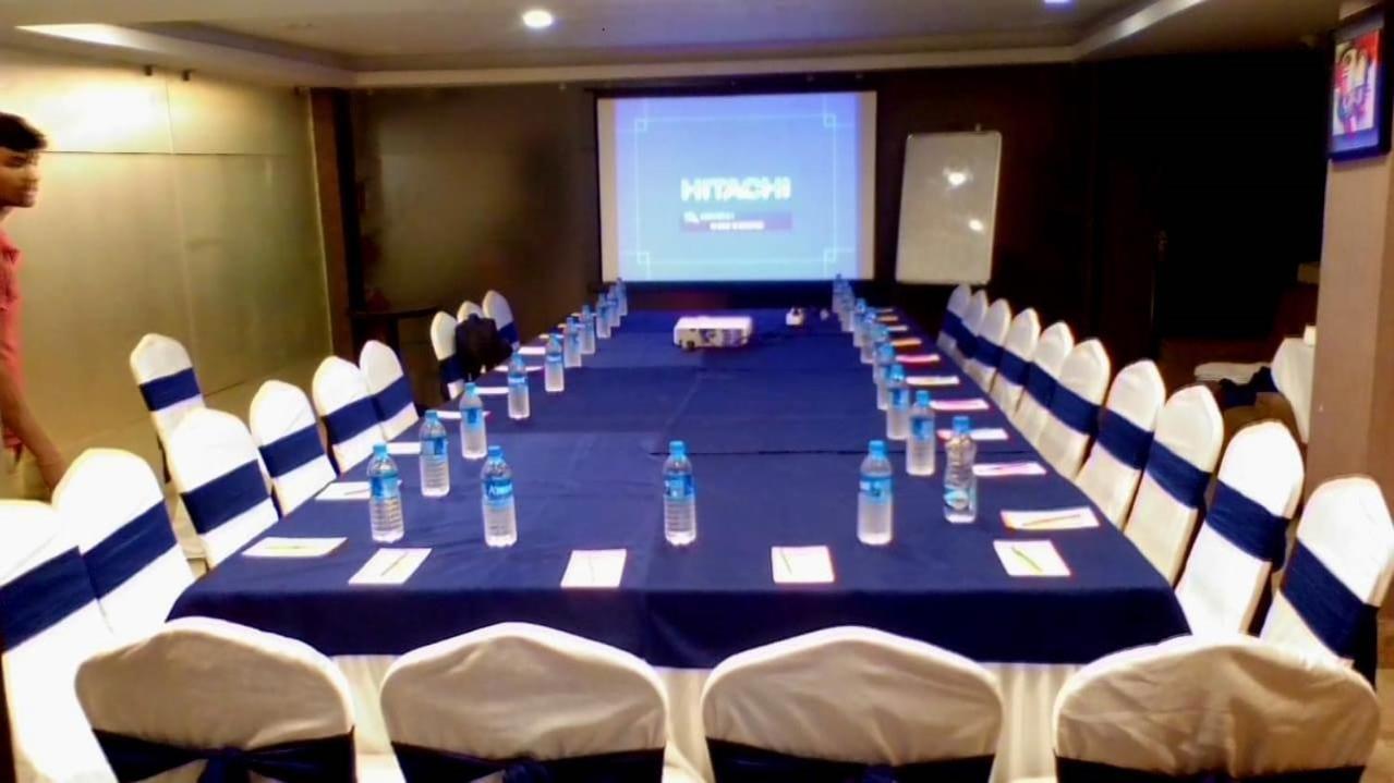 Hotel Comfotel Calcutta Buitenkant foto