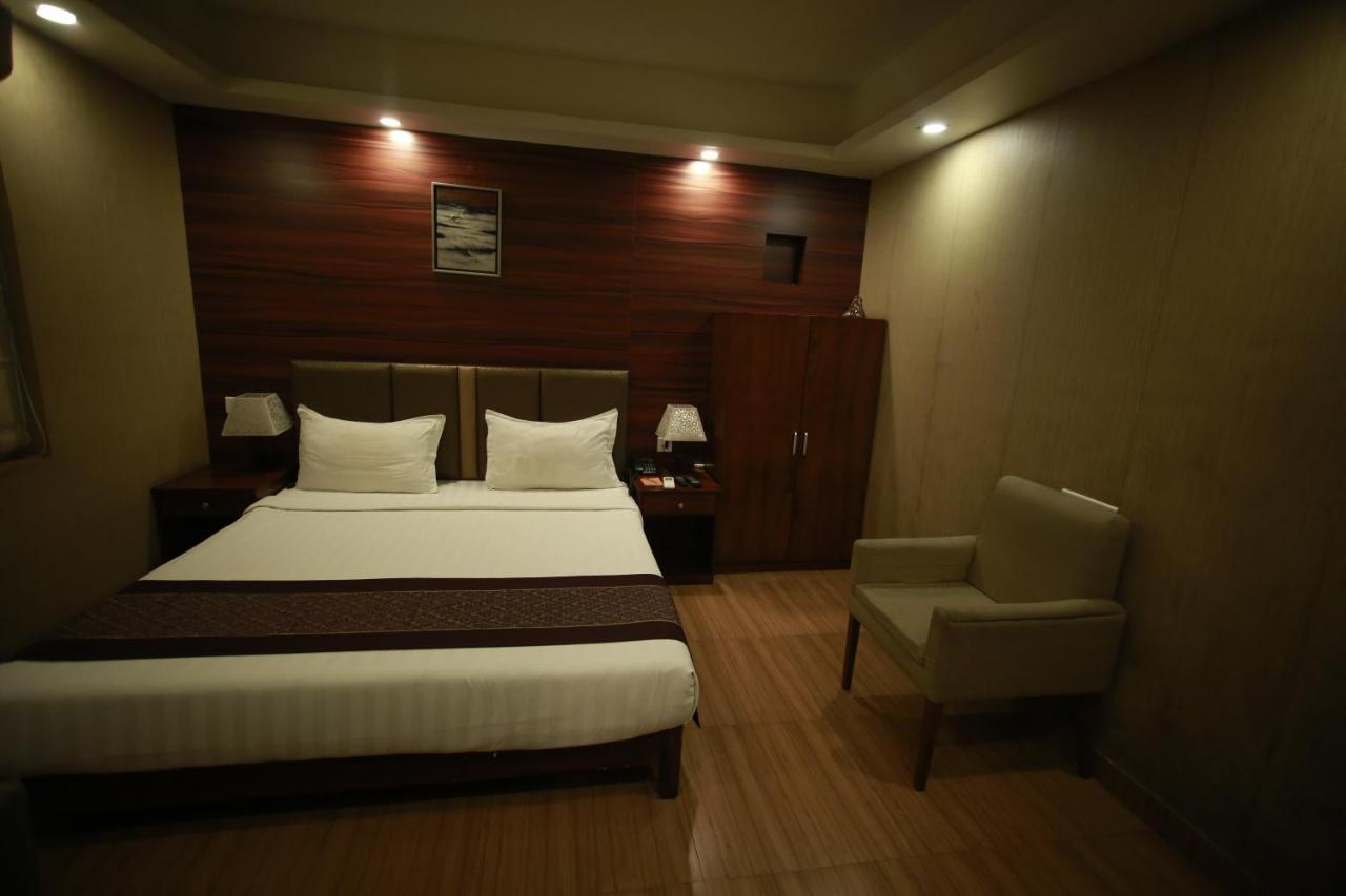 Hotel Comfotel Calcutta Buitenkant foto