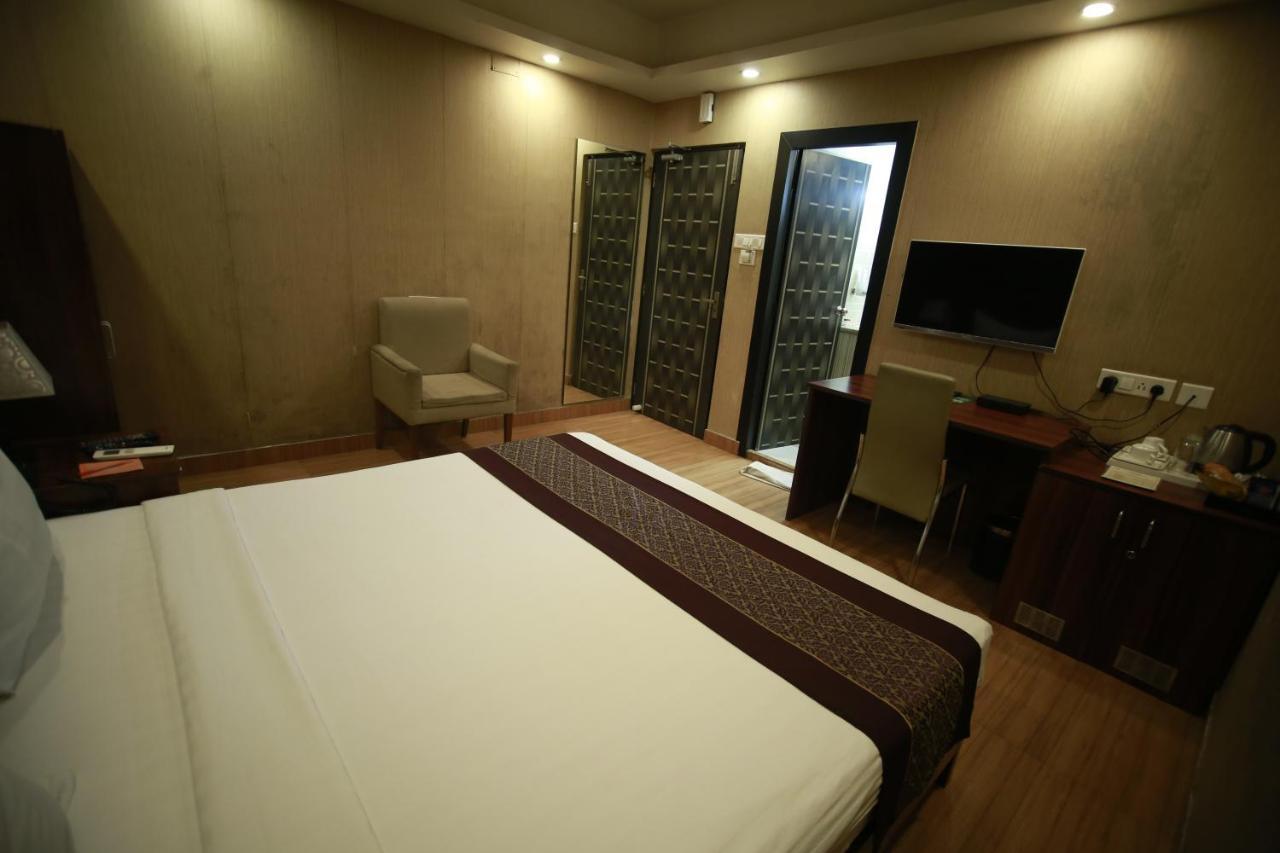 Hotel Comfotel Calcutta Buitenkant foto